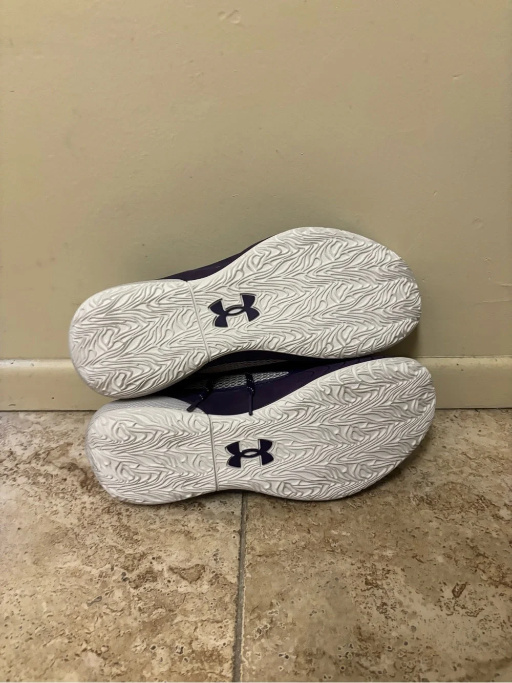 Under Armour Women's HOVR Ascent 2 Basketball Shoes 3025681-500 Size 12.5 Men’s